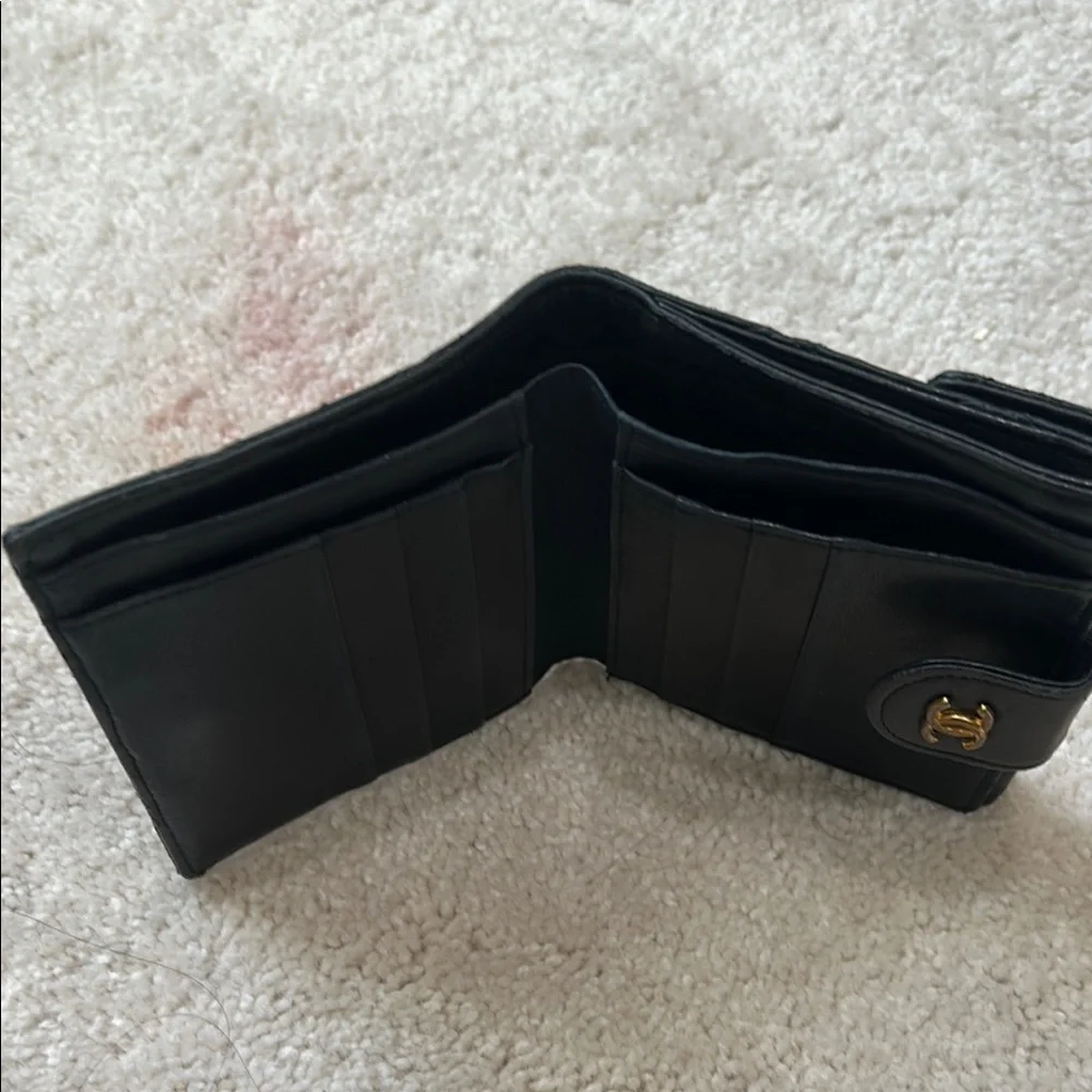 Chanel Black Quilted Lambskin Wallet - Picture 4 of 8